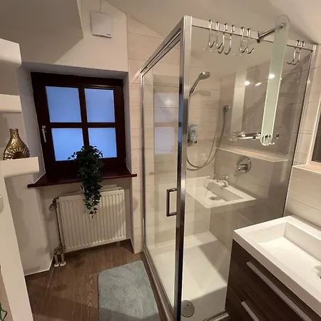 Hauz Am Berg - Pools, Sauna & Prázdninový dům *